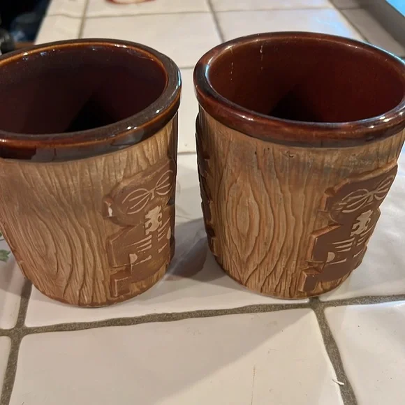 Tiki ceramic mugs vintage set of 4. Some small chips